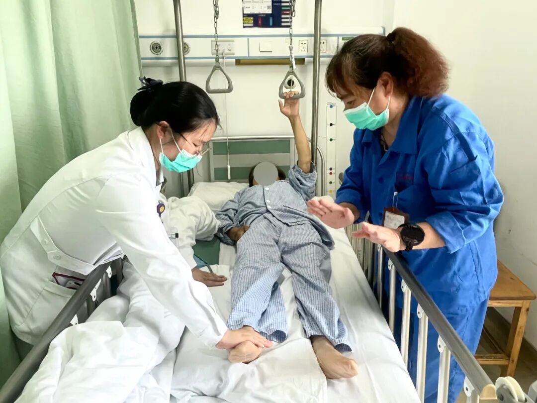 病房的床怎么摇起来市二院推出“免陪护”试点病房，住院不用再“摇人”，剩下的交给我们！_https://www.jmylbn.com_新闻资讯_第8张