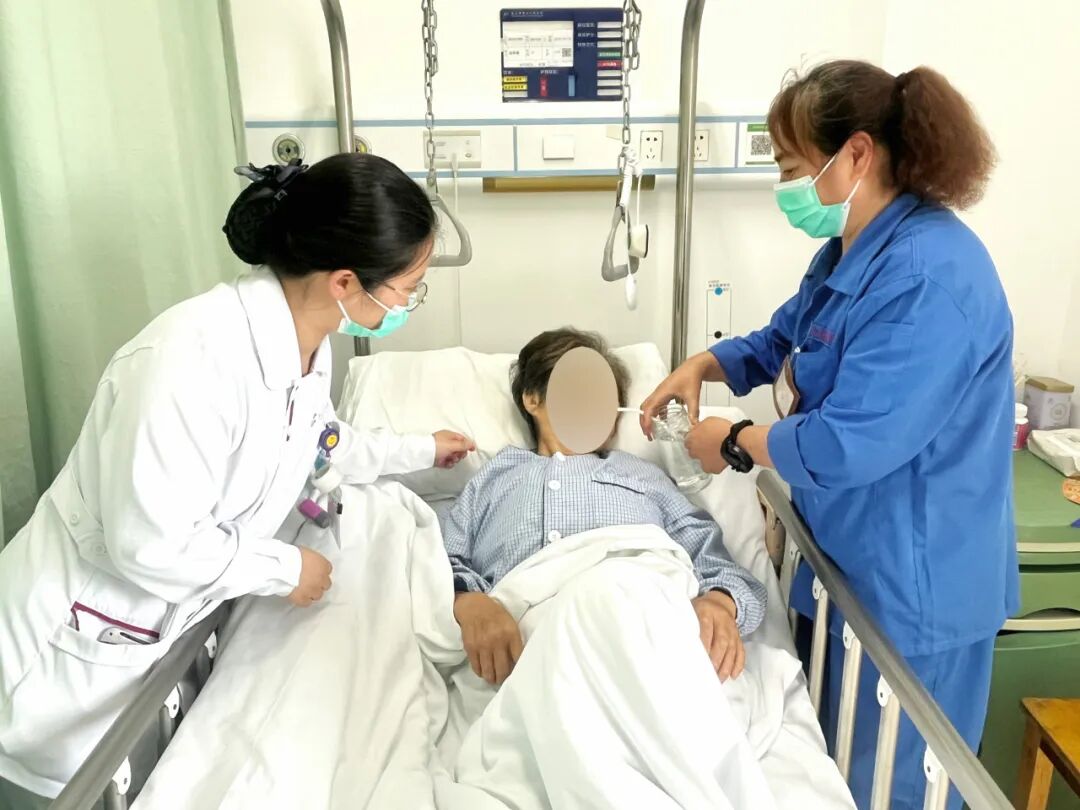 病房的床怎么摇起来市二院推出“免陪护”试点病房，住院不用再“摇人”，剩下的交给我们！_https://www.jmylbn.com_新闻资讯_第9张