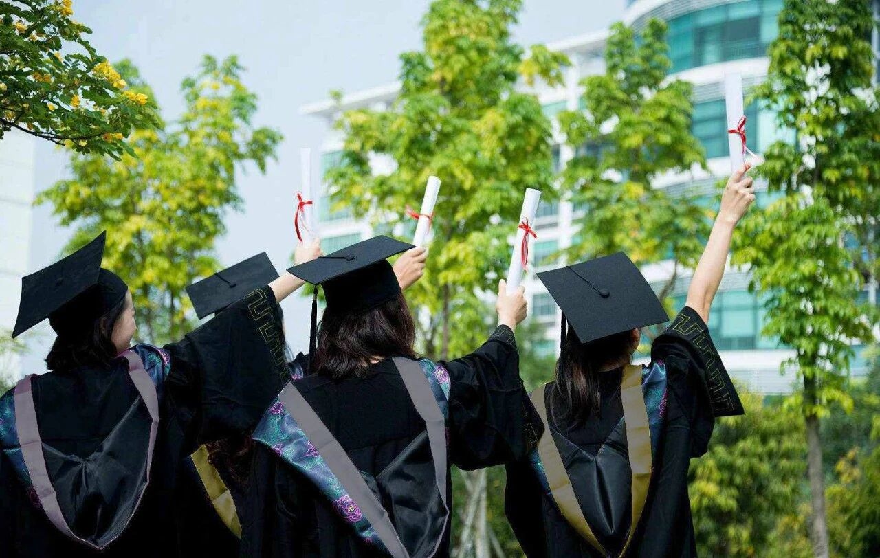 重要通知：本科以下学历注意，中国医科大学限时补录，在职免试，中专以上可报，限10人！