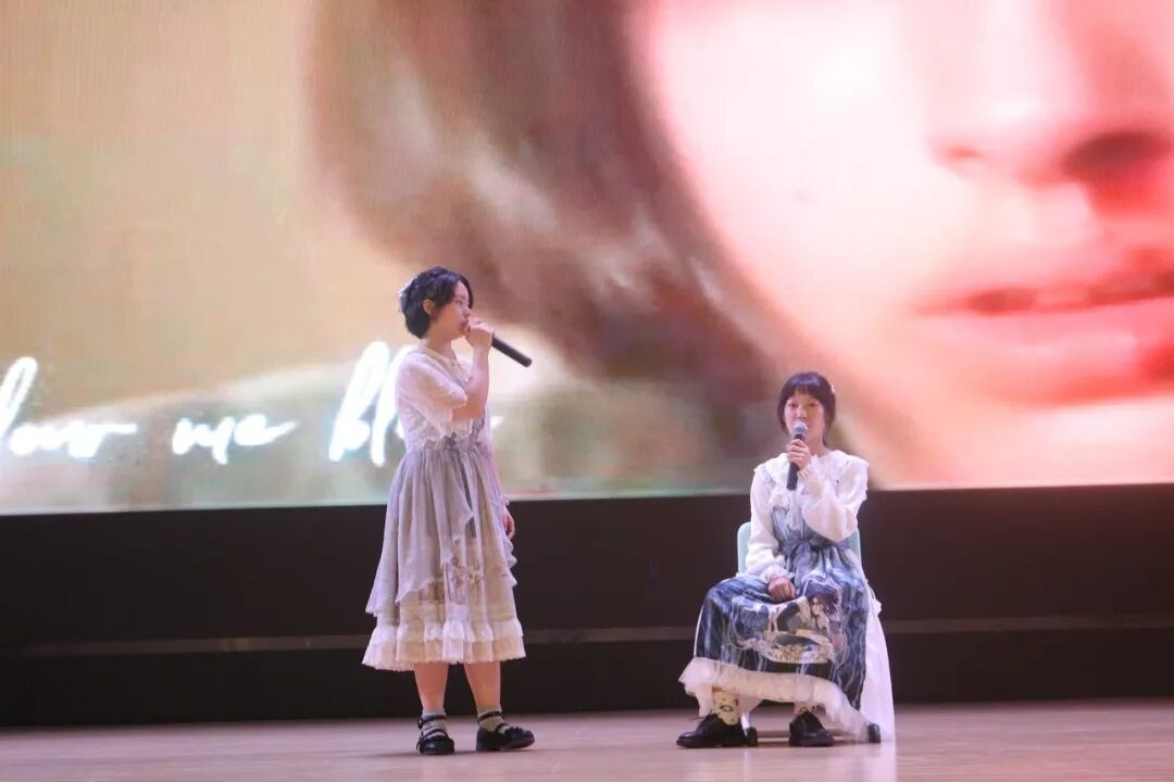 “英”为热爱，“艺”展风采