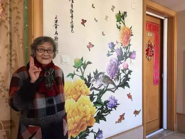 88岁中国奶奶卖房周游世界，玩微信、逛淘宝，活成18岁少女 - 9