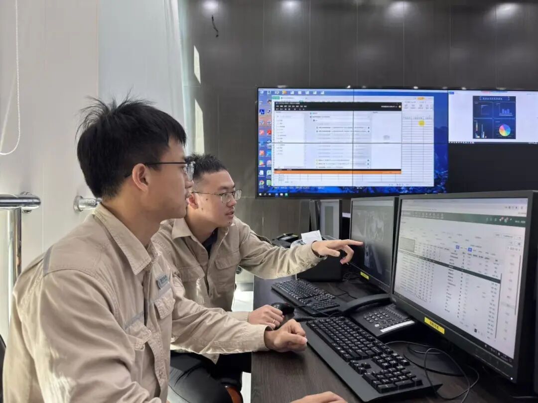 国网惠安县供电公司员工通过RPA在ORM平台自动获取工作人员近期的作业数以及不贵规范作业次数，通过量化安全履责指标，破解传统人工统计效率低，风险识别滞后，管理决策缺乏数据支撑等难题，数据更新效率提升80%以上。.jpg