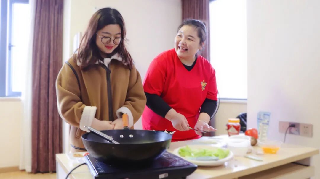 烤肠的热量_烤肠热量高不高_烤肠热量等于多少米饭