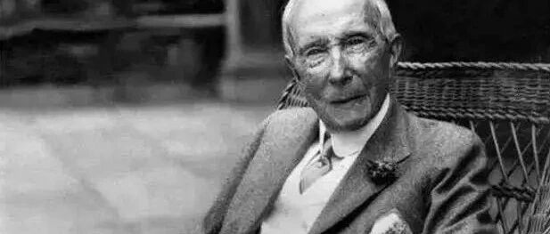 从年轻时，我就拒绝和两种人交往