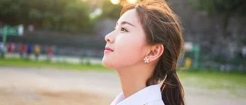 不妄自菲薄，才能看到自己身上的光