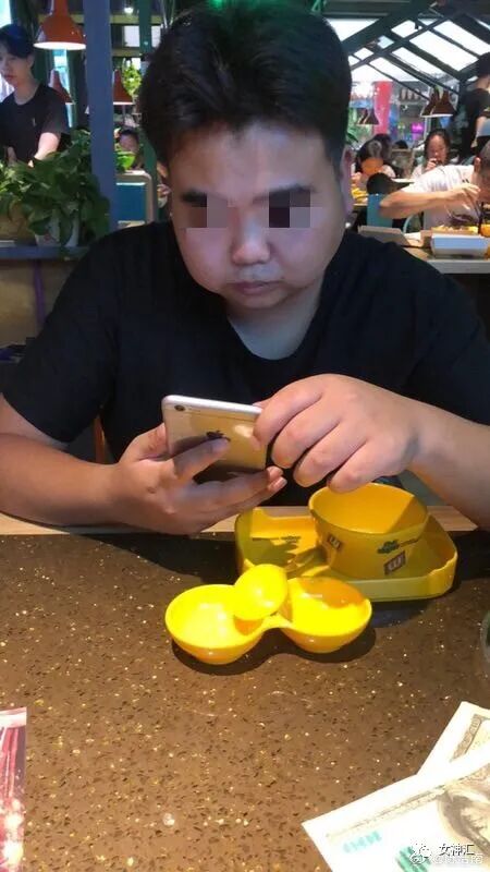 【爆笑】为见网红男友疯狂转账10w...见面后当场吓哭！哈哈哈太刺激！（组图） - 2