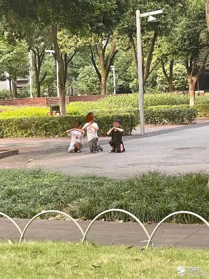 【爆笑】陈伟霆何穗疑似恋情曝光？两人多次被拍到回家过夜？哈哈哈网友评论亮瞎眼！（组图） - 20
