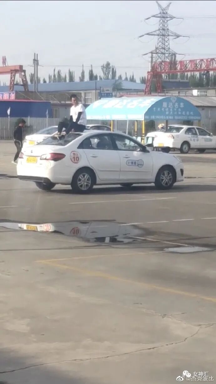 【爆笑】“你自己管不住男友，关我啥事？”绿茶都那么嚣张的吗？聊天截图气到窒息（组图） - 18