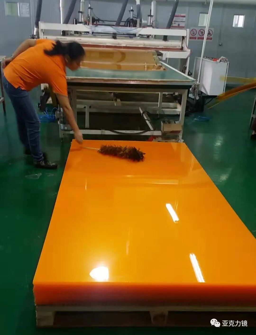 亚克力材质是什么材料 亚克力镜子的缺点？亚克力是什么材料？亚克力镜子制作方法？