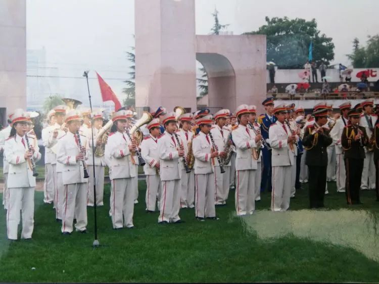 足球友谊赛_国际友谊足球赛_友谊足球赛新闻稿