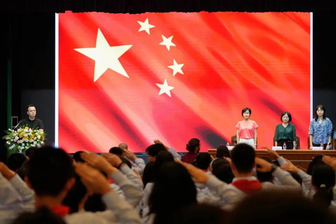 上海182万中小学生今天开学