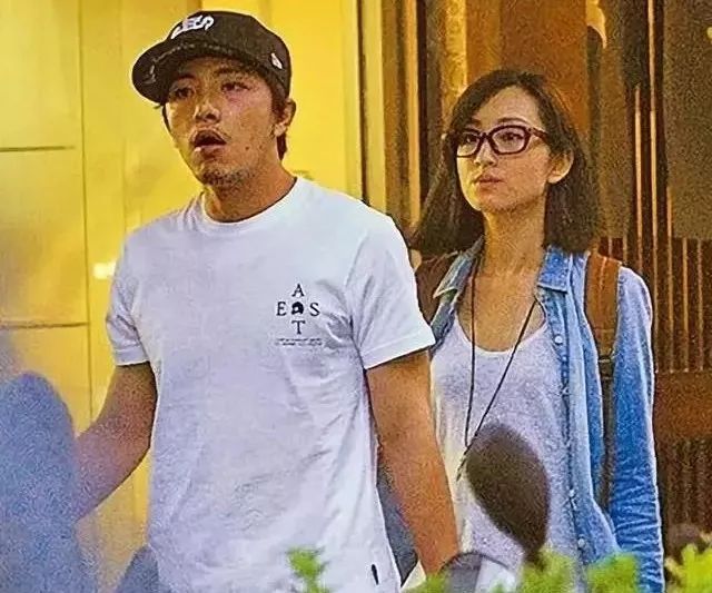 又假結婚？她竟然承認18歲結過一次婚？我們都被騙了？ 娛樂 第29張