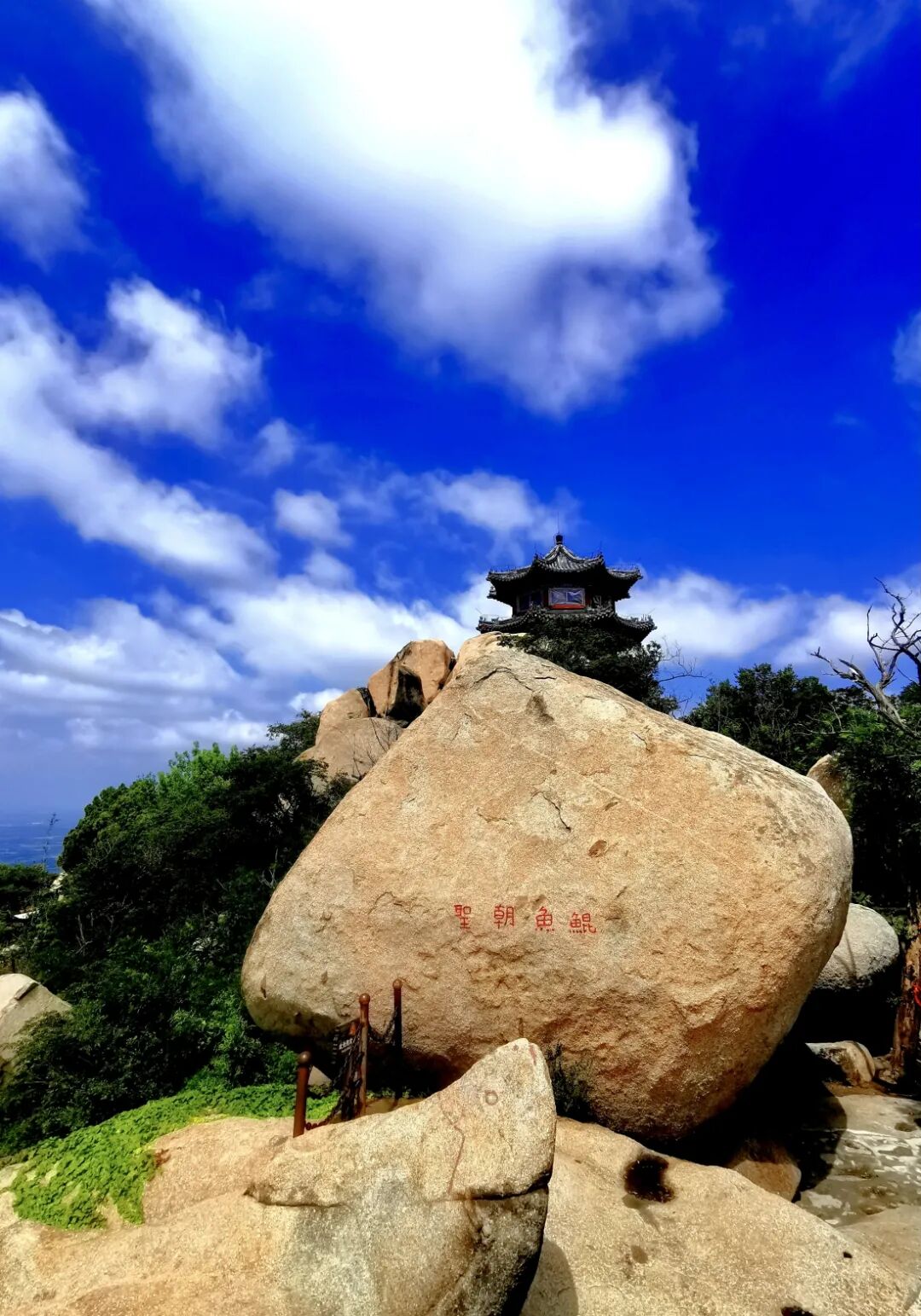 夏日峄山光风霁月