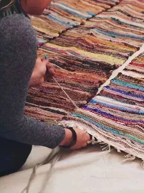 这种方法操作起来其实也蛮简单,最后做出来的地毯是这样的~ 2018-05