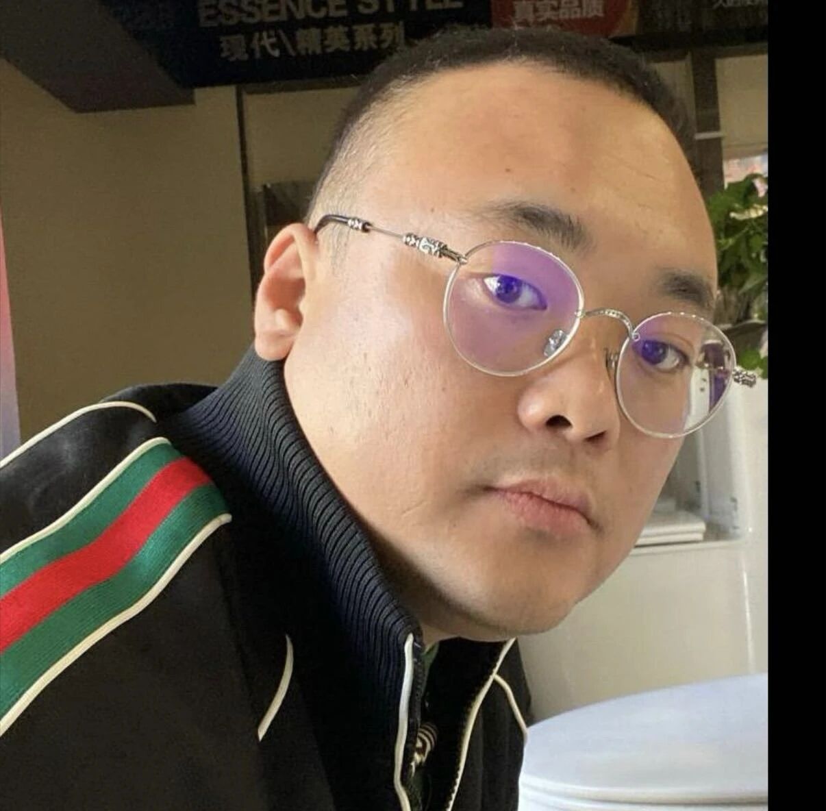 天津卫浴刘哥.