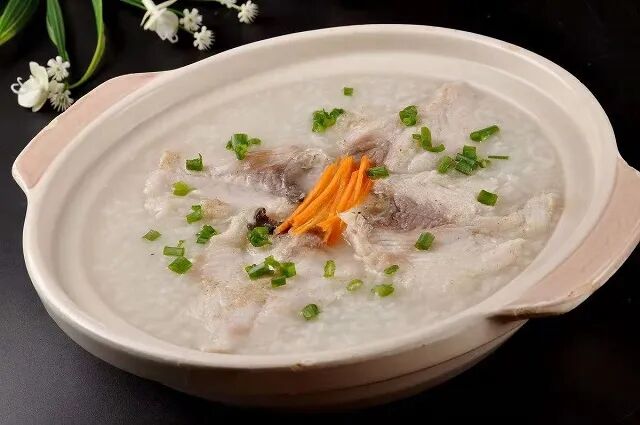 冬季养生食谱《姜汤鱼片粥》