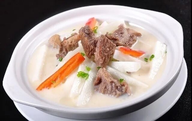 冬季养生食谱《山药牛腩煲》