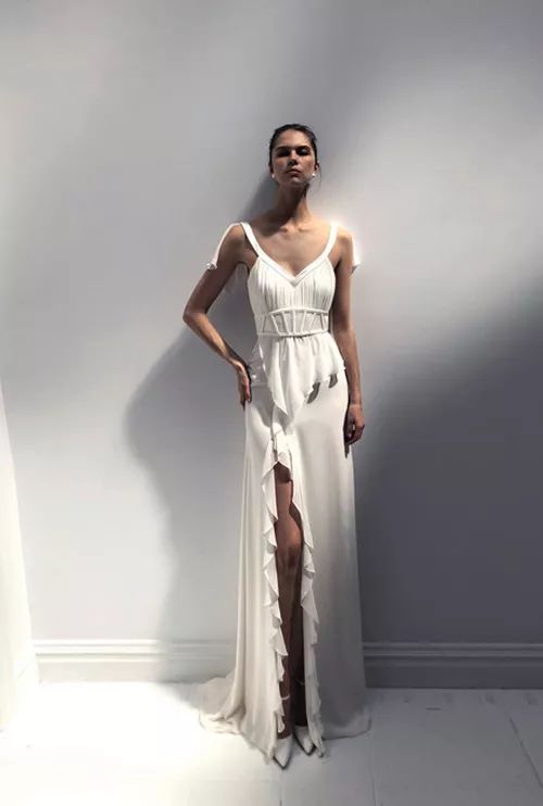 Livne White婚紗系列，細膩描繪女生獨特樣貌 時尚 第16張