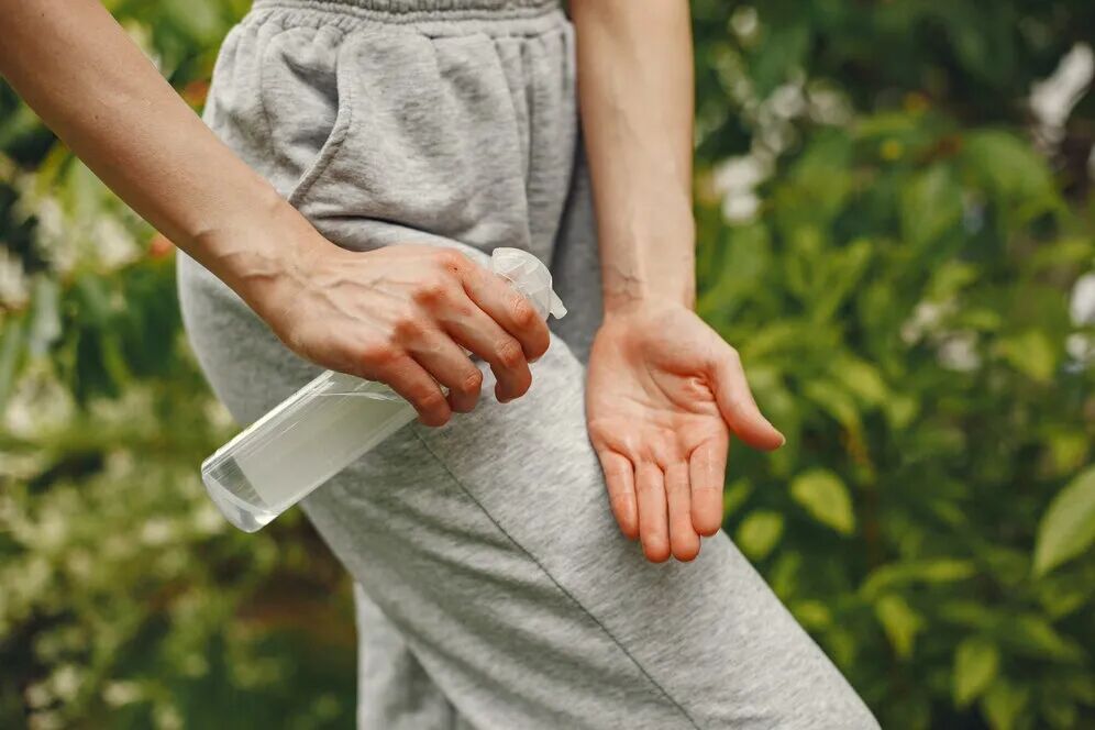 d85188c62379199f3c16f23cdb823ac8_woman-holding-antiseptic-her-hands_1157-37089.jpg
