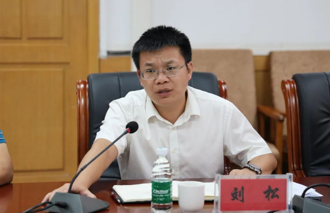 会上,刘松就区巩固脱贫攻坚工作开展情况进行汇报.