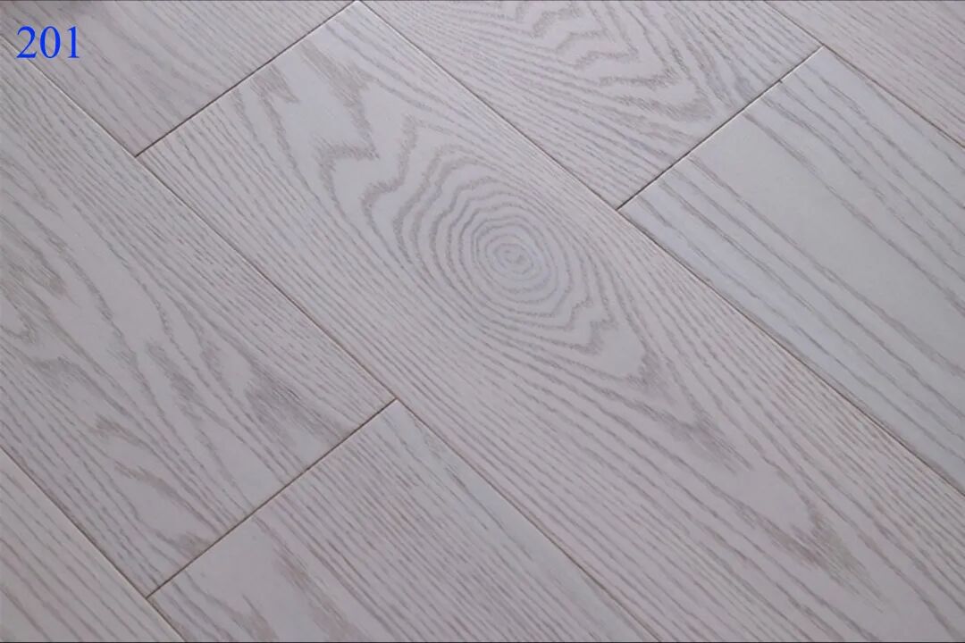 欧朗地板~金属星空~荣耀上市，激享五一  距惠主场！