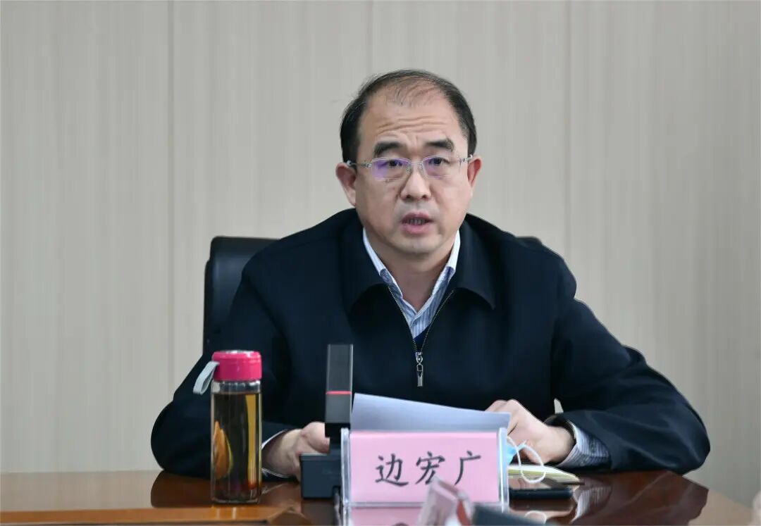 党委书记林松柏主持会议,并代表专家组和个人反馈考查工作整体情况