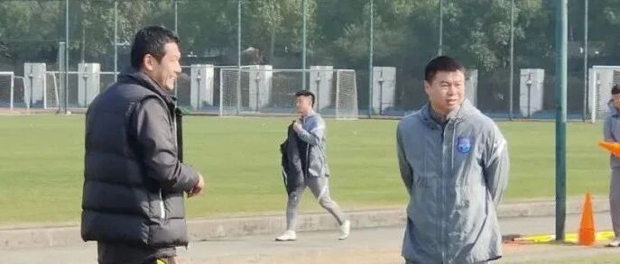 杨晨探班津门虎，他和于根伟有着三十年的兄弟情！