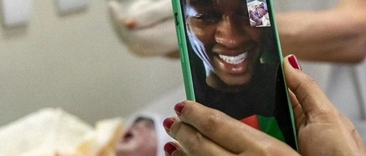 马格诺思念满月的儿子，但他在天津依然开心