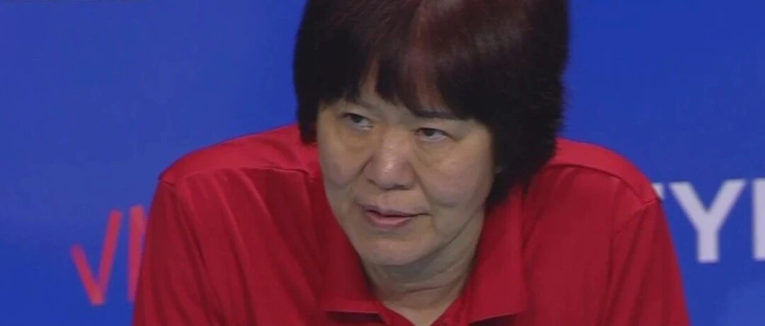 五局逆转，郎平指导虽然一度对球员无语，但她的战略目标实现了！