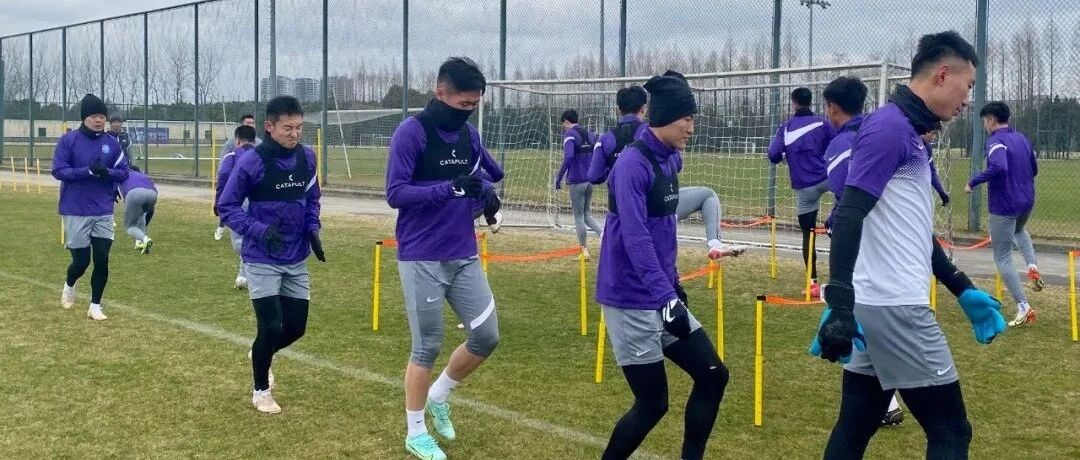 于根伟将率队出战热身赛，津门虎冬训提速！郑智不再执教广州队，球员超市开抢？