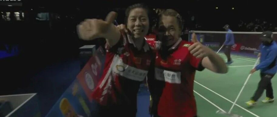 国庆献礼，中国羽毛球队再胜日本队夺冠！12 次问鼎苏迪曼杯无人可比！