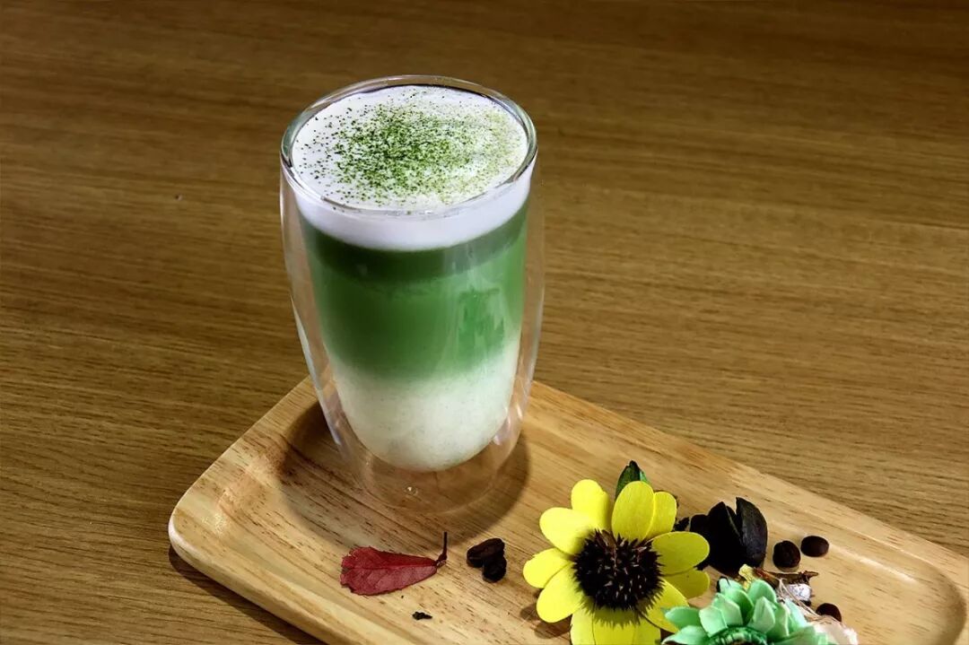 抹茶拿铁含咖啡吗_抹茶拿铁的成分_抹茶拿铁有咖啡成分吗