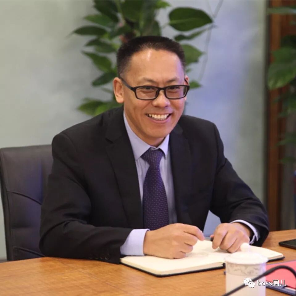 世博动漫董事长王振华嘉华旅游董事长张明宜和宜美董事长蒋伟红伙伴来