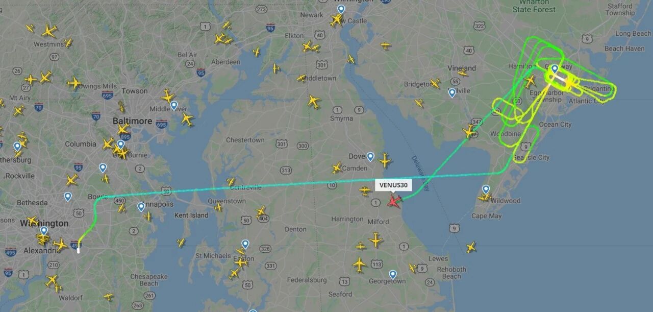 空中盘旋4个小时，访台专机最终返航，是什么让美国“怂了”？