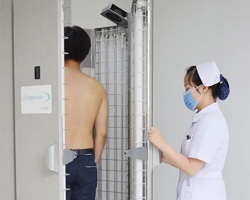 什么是窄谱紫外线治疗【祛白利器】311窄谱UVB紫外线光疗，大面积泛发型白癜风患者的福音_https://www.jmylbn.com_新闻资讯_第8张