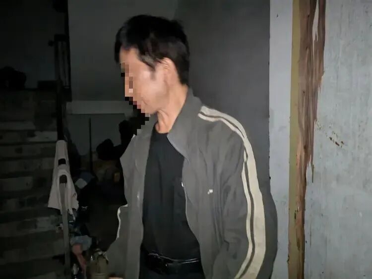Chinese Man, 71, Gets $59,000 Pension After 21 Years Homeless