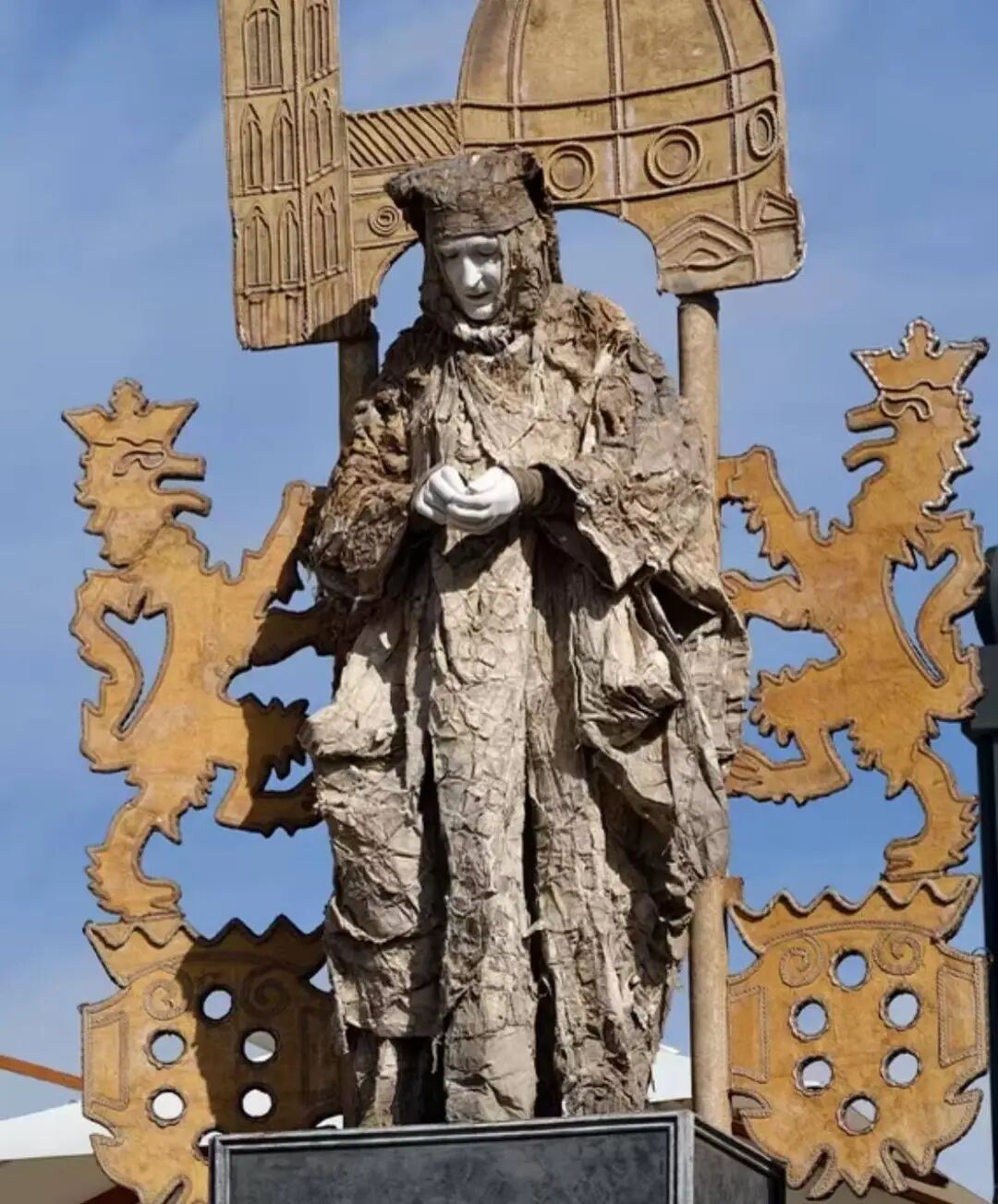 Florence's Grandpa Dante ： Street Performer Who Won Over China