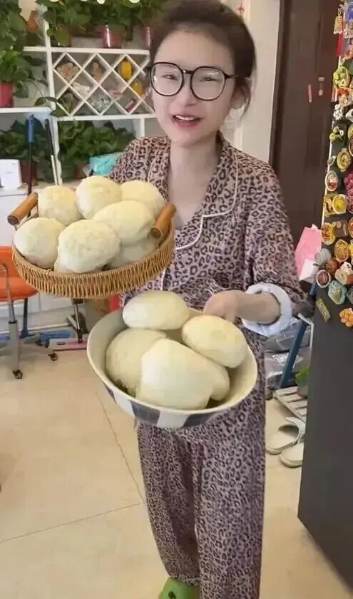 Mukbang Influencer Dies at 24 ： Final Warning 3 Days Before Death