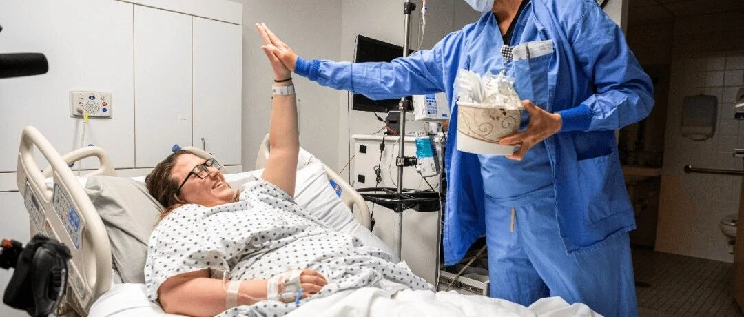 得了奇怪肿瘤，这位年龄最小的患者「出生」了两次