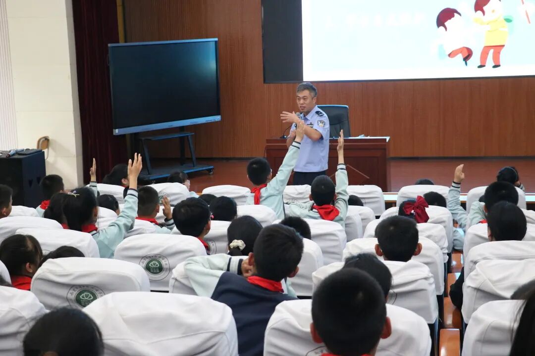 家长讲师团的意义_家长讲师团讲什么内容好_家长讲师团