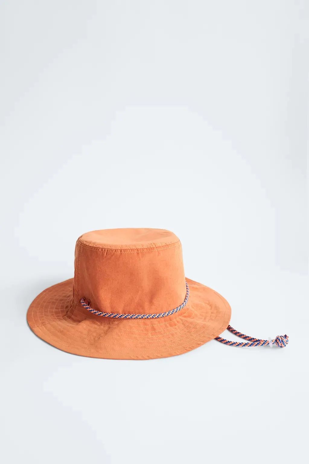劉雯、迪麗熱巴都是漁夫帽的重度愛好者，遮陽又時髦就要pick它 時尚 第40張