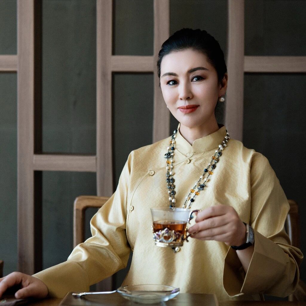 红艳姐美居