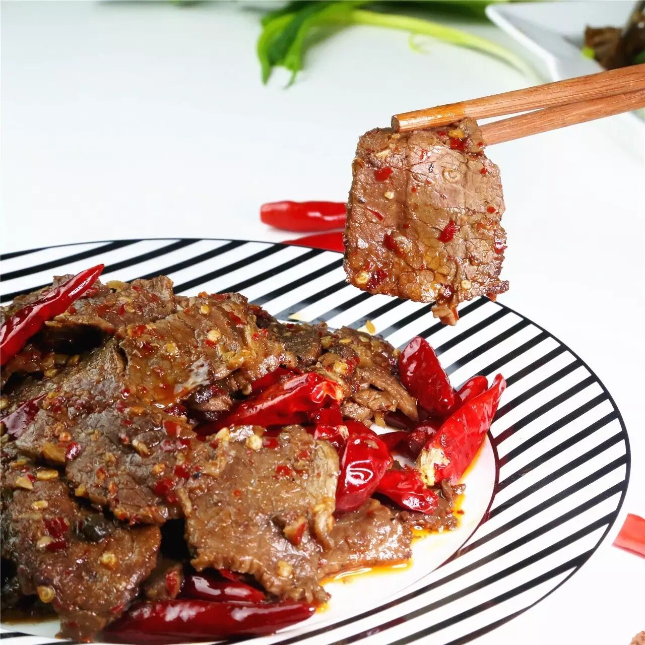 成都辣味美食交流组,每一次半夜肚子饿的时候,这份牛肉牛杂让人魂牵梦