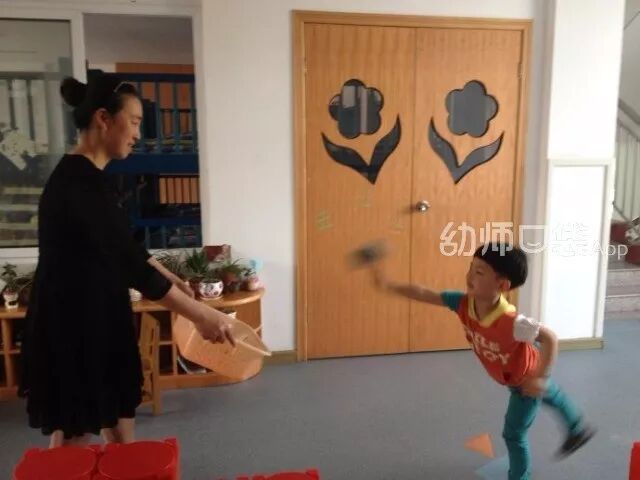 贴鼻子游戏玩法_贴鼻子游戏幼儿玩法_贴鼻子游戏瑞文