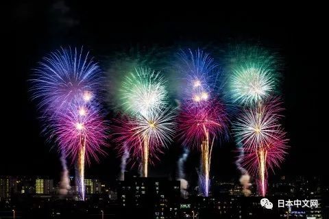 绚丽各异的日本烟花大会 自由微信 Freewechat