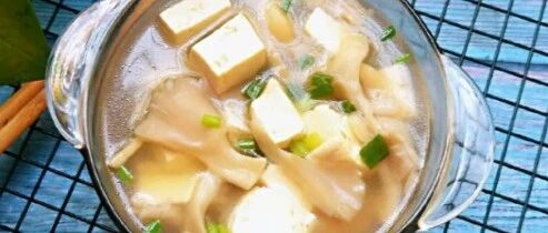 天冷了，豆腐和它是绝配，简单煮一煮，暖胃养胃哦！