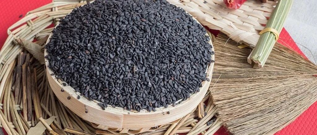 黑芝麻、白芝麻……养生保健选哪个？