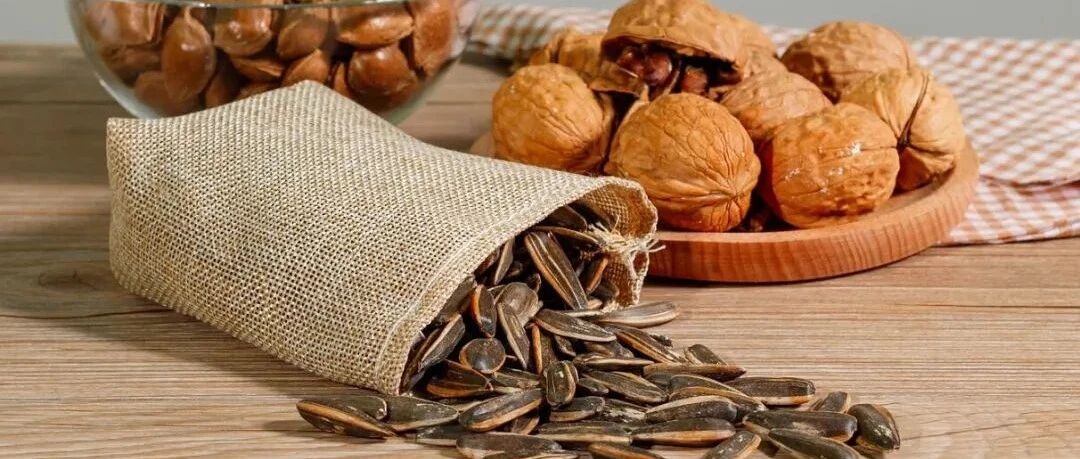 坚果有营养！但千万不能这么吃！为了您的健康，请花两分钟看完！