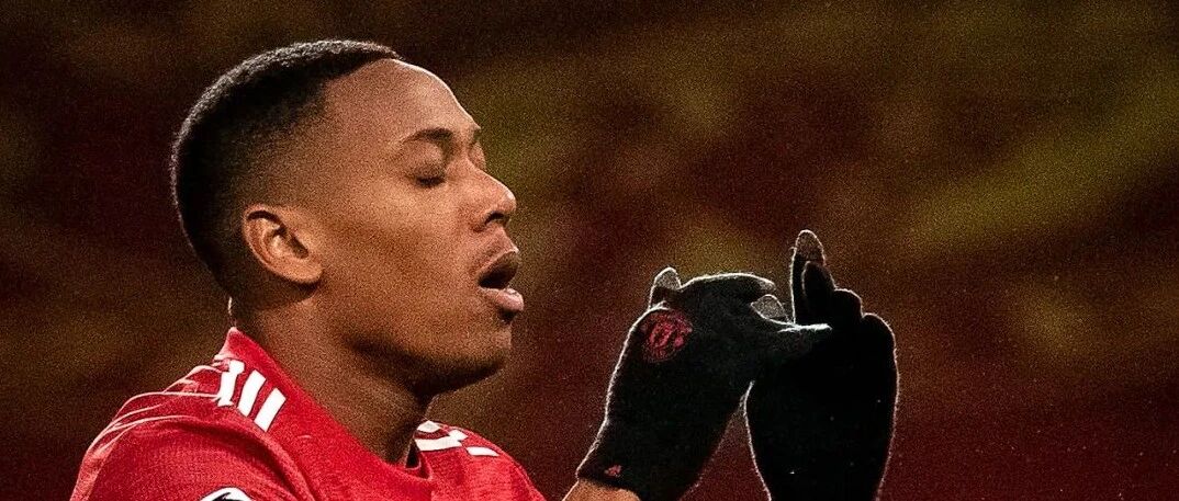 多次良机被浪费……10人曼联主场负于巴黎圣日耳曼