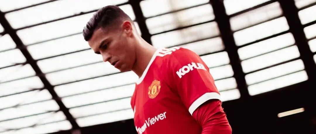 他就如凯撒大帝凯旋归来